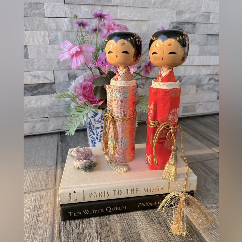 Kokeshi Dolls Set of 2 Asian Japan Decor Collectable